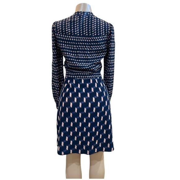 Elegant Blue Patterned Dress - Picture 3 of 14